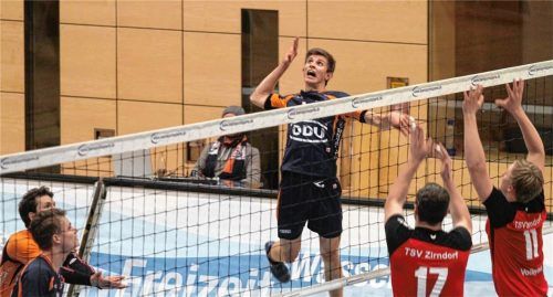 Fabian Bartsch ist neben Tom Brandstetter derzeit das Maß aller Dinge im Mühldorfer Angriff. Im letzten Hinspiel soll ein Dreier gegen Eibelstadt her.Foto je
