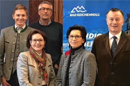 Franz Rasp, Erster Bürgermeister Markt Berchtesgaden, BGLT-Gesellschaftersprecher, Dr. Brigitte Schlögl, Geschäftsführerin Marke „Bad Reichenhall“, Peter Nagel, Geschäftsführer Marke „Berchtesgaden“, Maria Stangassinger, BGLT-Geschäftsführerin, und Dr. Herbert Lackner, Oberbürgermeister Stadt Bad Reichenhall (von links). Foto re