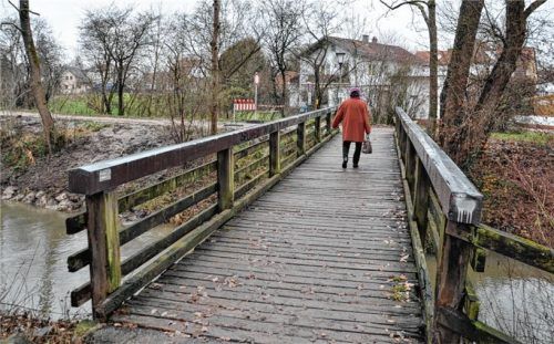 Fünf Jahre müssen sie noch halten, lediglich Instandsetzungsarbeiten werden jetzt an den beiden Rottbrücken, hier am Badweg, vorgenommen.Foto je