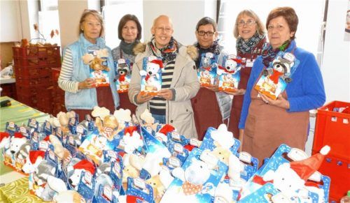 Geschenke Fur Die Kinder Der Tafel In Muhldorf Ovb Heimatzeitungen