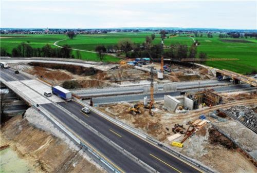 Großbaustelle: das Autobahndreieck Inntal.Foto Aerzbäck