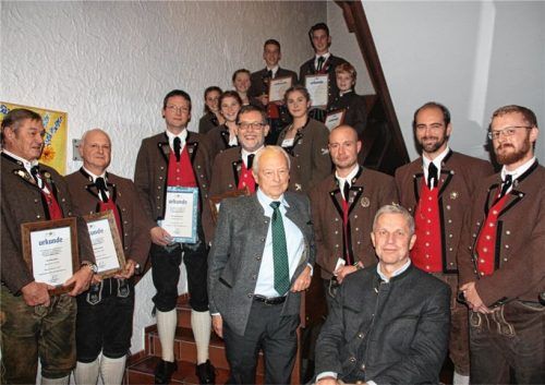 Große Freude bei den Geehrten und Ausgezeichneten der Musikkapelle.Foto Gruber