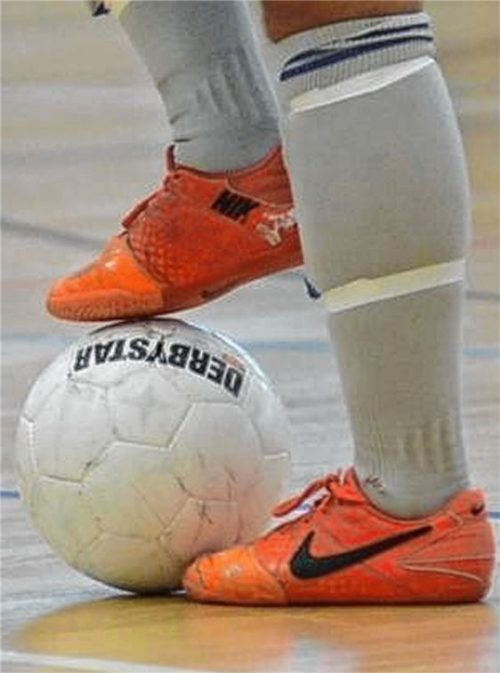 Im Hallenfußball-Sparkassenpokal greift am morgigen Samstag der Titelverteidiger ins Geschehen ein.Foto Ruprecht