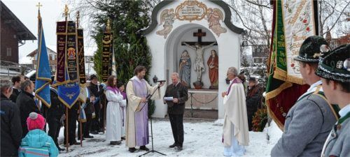 In Söllhuben an die Opfer der Kriege und Gewalt gedacht
