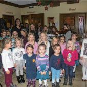 Kinderchor begeistert Senioren