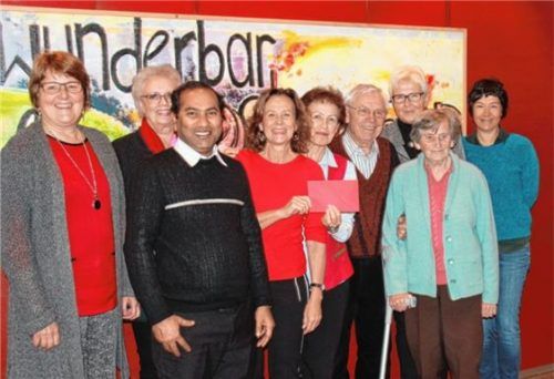 Kirchencafé spendet 400 Euro an Stiftung