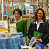 Kneippverein spendet Bücher und DVDs für Stadtbibliothek