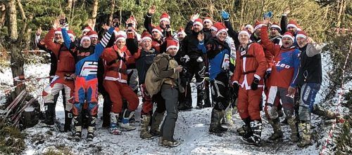Krampus inmitten der Nikolaus-Endurofahrer aus St. Leonhard: Der Spaß war die Hauptsache.