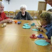 Krippenkinder im Altenheim St. Martin