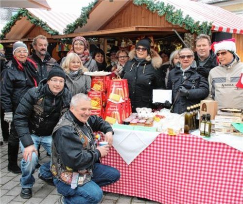 Längst Bestandteil des Aiblinger Weihnachtsmarktes ist der Stand der Freunde aus Bad Aibling und Cavaion am ersten Adventswochenende auf dem Marienplatz.