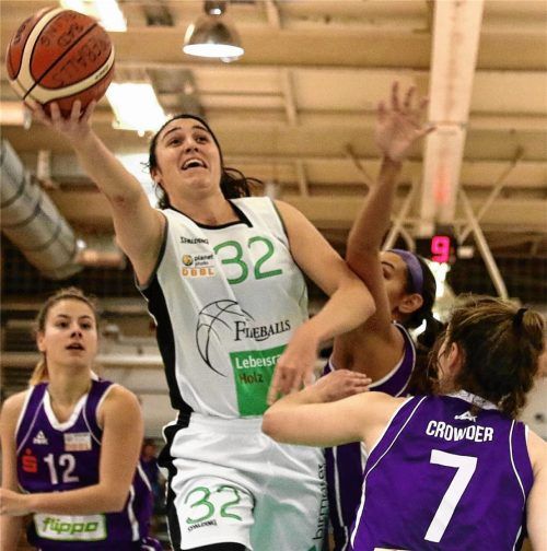 Lindsay Sherbert war einmal mehr herausragende Spielerin beim Heimsieg der Bad Aiblinger Damen.Foto Fehrmann