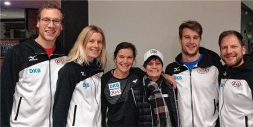 Marion Wohlrab mit dem Team Inzell von links: Moritz Geisreiter, Roxanne Dufter, Gabi Hirschbichler, Marion Wohlrab, Joel Dufter und Danny Leger.
