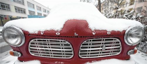 Mit der richtigen Pflege können auch Old- und Youngtimer bei winterlichen Straßenverhältnissen gefahren werden.Foto dpa