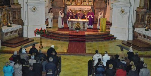 Mit einem Dankgottesdienst verabschiedete sich Pfarradministrator Pater Richard von seiner Kirchengemeinde.Foto al