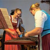Zusammen Advent begehen