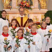 Neue Ministranten in den Wildenwarter Messdienst aufgenommen
