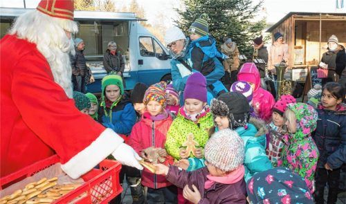 Nikolaus besuchte den Bernauer Wochenmarkt