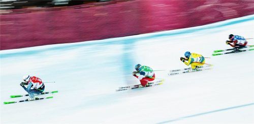 Paul Eckert (WSV Samerberg) an dritter Position im Heat beim Weltcup-Rennen in Innichen, bei dem er am Ende Rang zehn belegte.Foto GEPA
