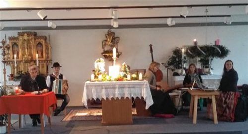 Sänger und Musikanten aus und rund um Babensham sorgten mit ihren Darbietungen für eine sehr schöne und besinnliche Stunde.