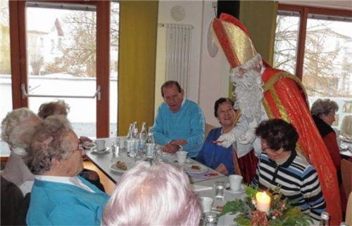 Senioren spenden für Kirchenorgel