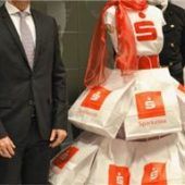 Präsident der Handwerkskammer bei Ausstellungseröffnung