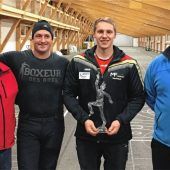 Schätzl hält Rekord-Weltmeister und Rottmoser in Schach