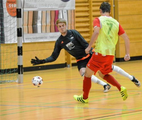 Tor für den SV Bruckmühl durch Thomas Festl im Spiel gegen Rohrdorf.Fotos Ruprecht