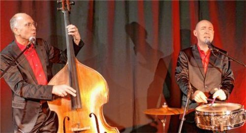 Unsere Lieblinge nur mit Kontrabass und Trommel. Foto  Janka