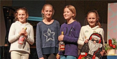 Vier im Finale: Unser Bild zeigt rechts die Gewinnerin Lena Zinn, die heuer auch Faschingsprinzessin der Kinder ist.Foto fis
