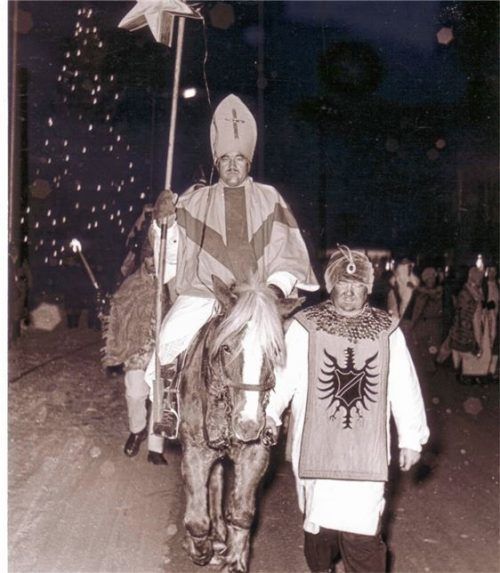 Wer waren die Sänger? Seit 90 Jahren gibt es das Töginger Dreikönigssingen. Bei einem Vortrag im Carl-Orff-Saal gibt es viel zur Geschichte zu erfahren. Foto re