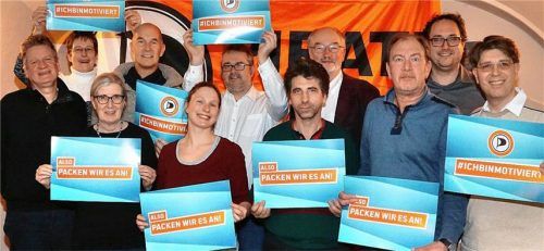 Wollen gemeinsam für die Piraten erfolgreich sein: Holger-Erhard Meier, Imke Arbinger, Dorothea Beinlich, Johannes Schmidt, Martina Wenta, Alexander Kohler, Enzo Noto, Prof. Dr. Hartmut Ernst, Bernhard Häusler, Andreas Miesauer und Dr. Olaf Konstantin Krueger (von links) . Foto re