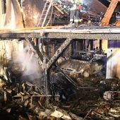 Flammen unter dem Silvesterhimmel