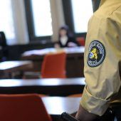 Jeder fünfte Justizbeamte braucht Nebenjob