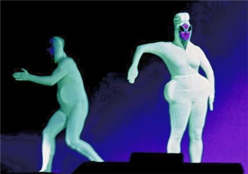 Bei dem Stück „Die Mondlandung – Wie es wirklich war“ brachten die Marsmännchen die Zuschauer immer wieder zum Lachen.Fotos Heise