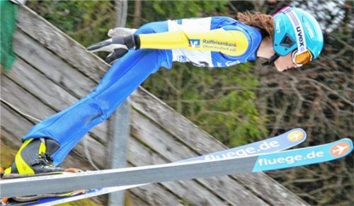 Benedikt Gräbert vom WSV Oberaudorf belegte am ersten Tag in Oberwiesenthal den dritten Rang in der Nordischen Kombination.Foto Lotter