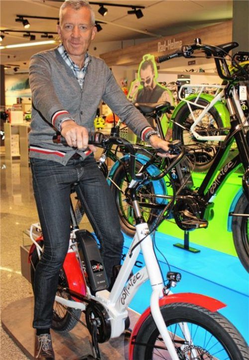 Corratec-Gründer Konrad Irlbacher auf dem „Life S“: Es war nicht sicher, wie das E-Bike in diesem Design vom Markt angenommen würde. Foto sen