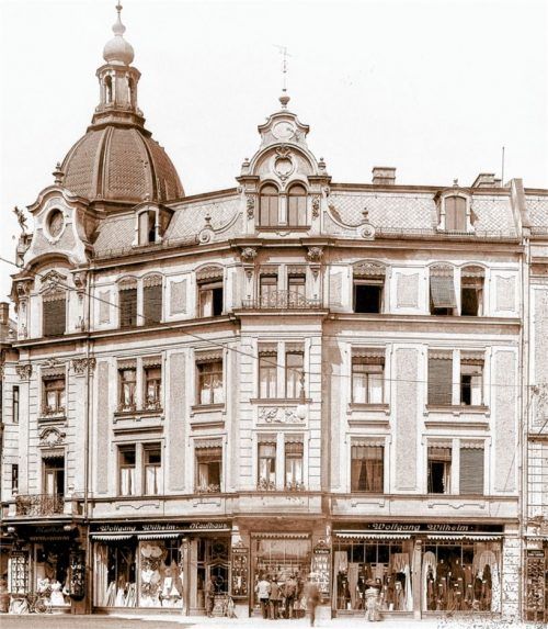 Das Januar-Blatt des Kalenders zeigt das Wohn- und Geschäftshaus in der Münchener Straße um das Jahr 1910. Foto stadtarchiv