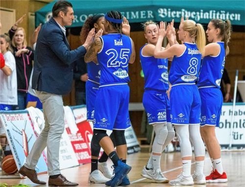 Der TSV Wasserburg und Trainer Nikolay Gospodinov (links) konnten den nächsten dreistelligen Sieg feiern.Foto Brei