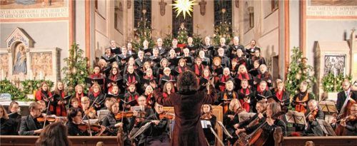 Der Wasserburger Bach-Chor in der Kirche St. Georg in Schloßberg. Foto  Gartner