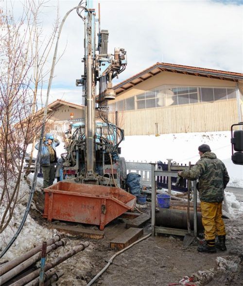 Die Bohrstelle in Kiefersfelden. Hier wird rund 40 Meter in die Tiefe gebohrt.Fotos hko