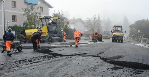Die Bürgermeister im Landkreis fordern, sollte die Straßenausbaubeitragssatzung gekippt werden, einen vollständigen finanziellen Ausgleich durch die Staatsregierung. Keinesfalls wollen die Kommunen auf den Kosten sitzen bleiben. Foto ammelburger