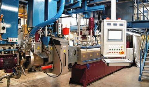 Die neue Extruderanlage der Kraiburg TPE. Foto re