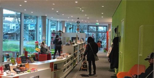 Die Stadtbücherei Kolbermoor kann – im Gegensatz zu vielen anderen Büchereien – nach wie vor mit steigenden Zahlen aufwarten. Geschätzt werden die Auswahl und das Ambiente.