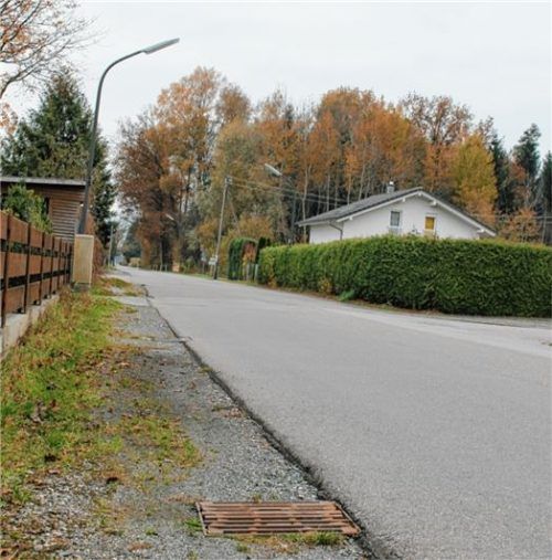 Die Wendelsteinstraße in Großkarolinenfeld wird nun doch erst 2019 ausgebaut.Foto Heinz
