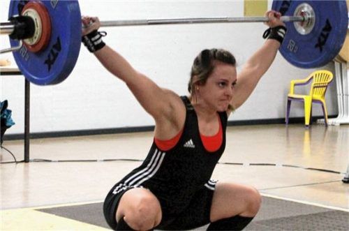 Eine der erfolgreichen Gewichtheberinnen. Foto re
