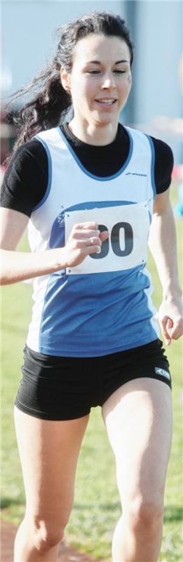Elisabeth Knott vom PTSV Rosenheim holte den Frauen-Gesamtsieg beim Münchner Winterlauf. Foto Stuffer