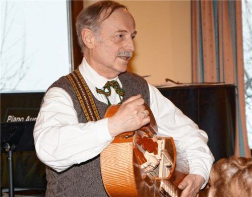 Etwas Besonderes: Karl Müller singt das historische Lied von der Explosion des Pulvermagazins 1835 in München.