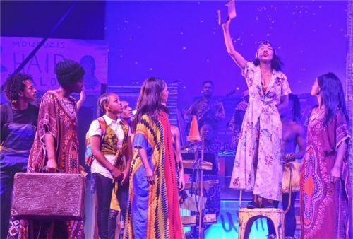 Faszinierte 1000 Besucher im Kuko: die farbenfrohe Show „Mother Africa“ Foto Schlecker
