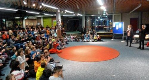In das Thema Mediennutzung wurden auch die Eltern im Rahmen eines Infoabends an der Adolf-Rasp-Grundschule mit einbezogen.