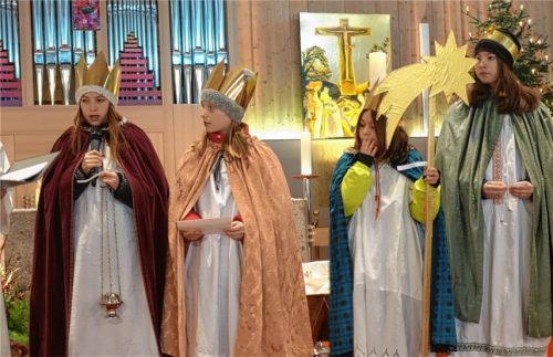 In der Kirche Heilige Dreifaltigkeit waren die Sternsinger ausgesandt worden, in Wiederkunft Christi wurden sie wieder empfangen.